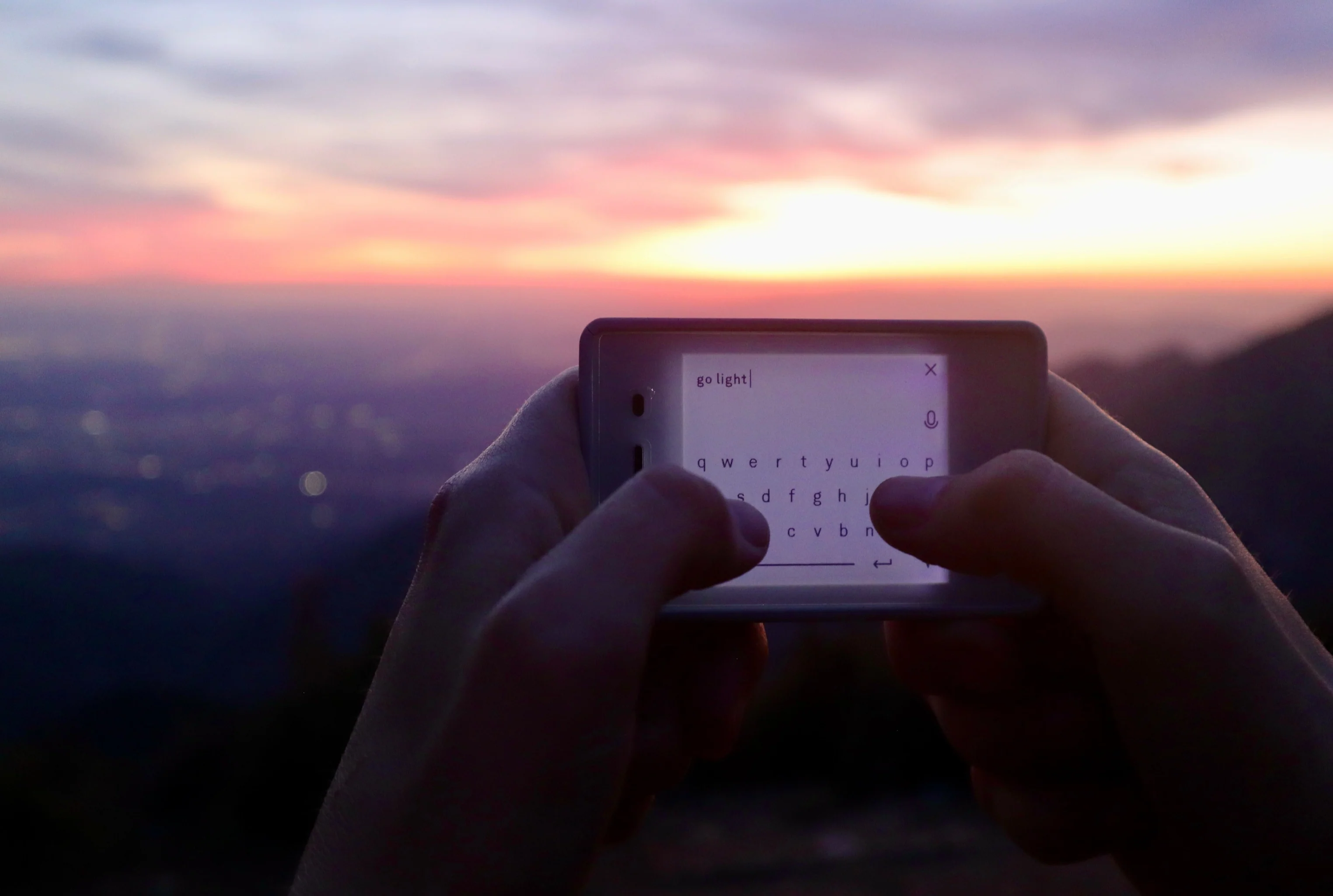 The Light Phone II - Image 13