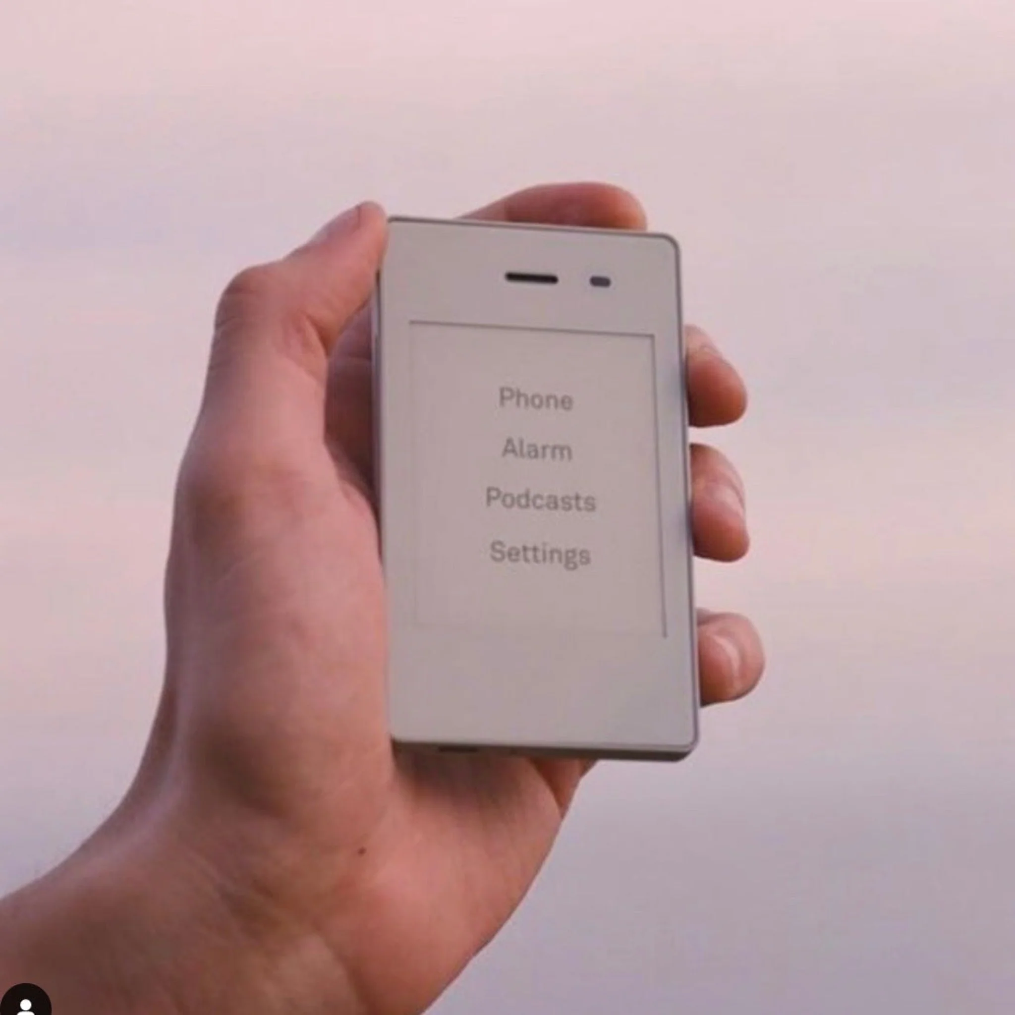 The Light Phone II - Image 8