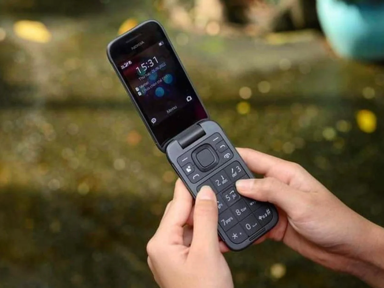 Nokia 2780 - Image 7